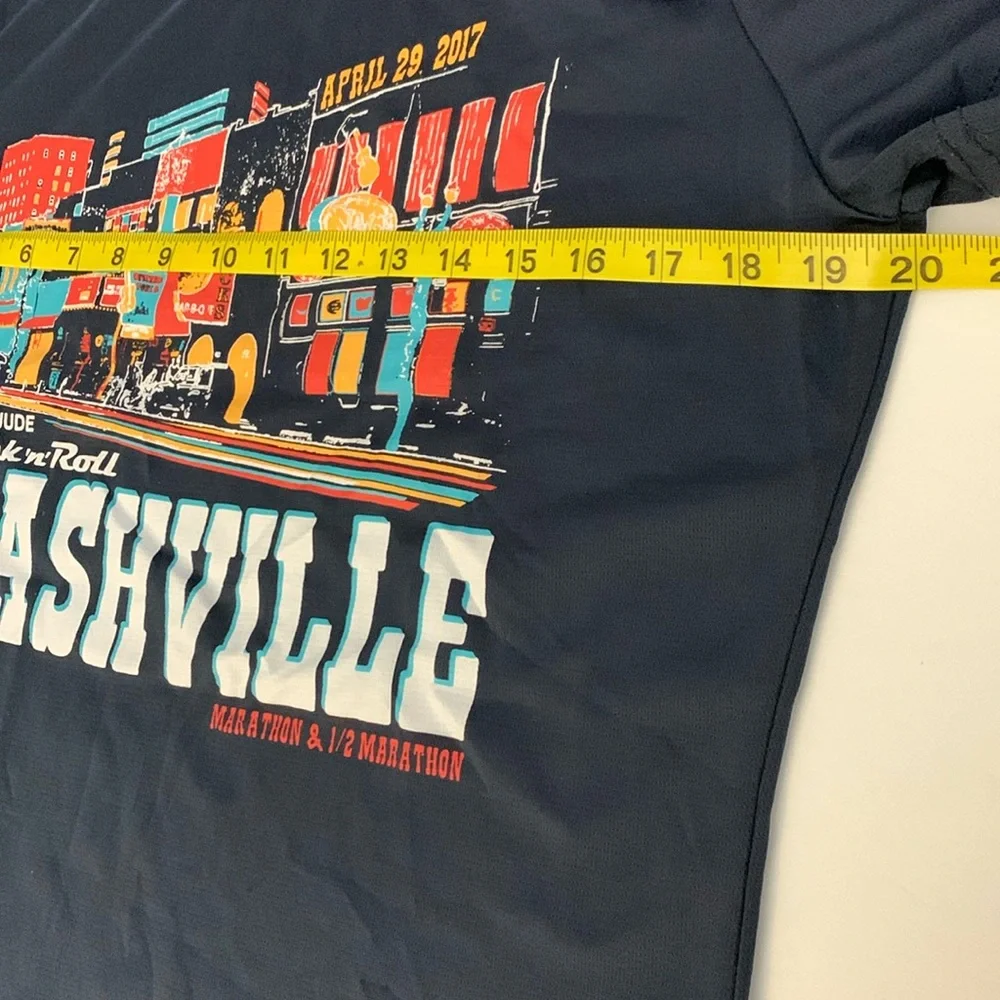 3/$20✨Brooks Black Short Sleeve Tee Rock n Roll Series Marathon 2017 Nashville - Picture 7 of 8